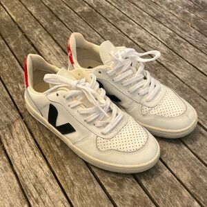 Veja V-10 Leather Sneakers 7